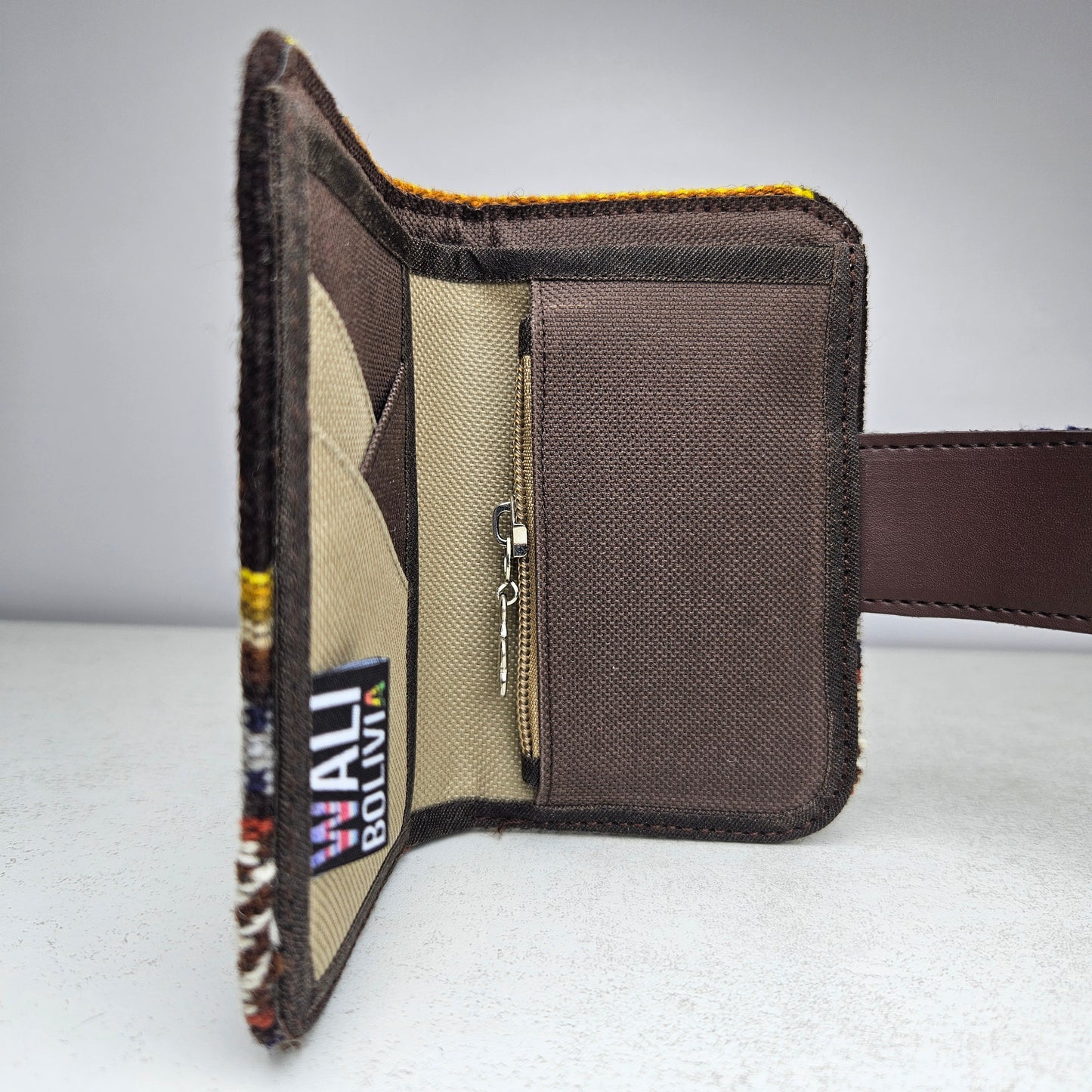 Billetera con broche (chocolate)