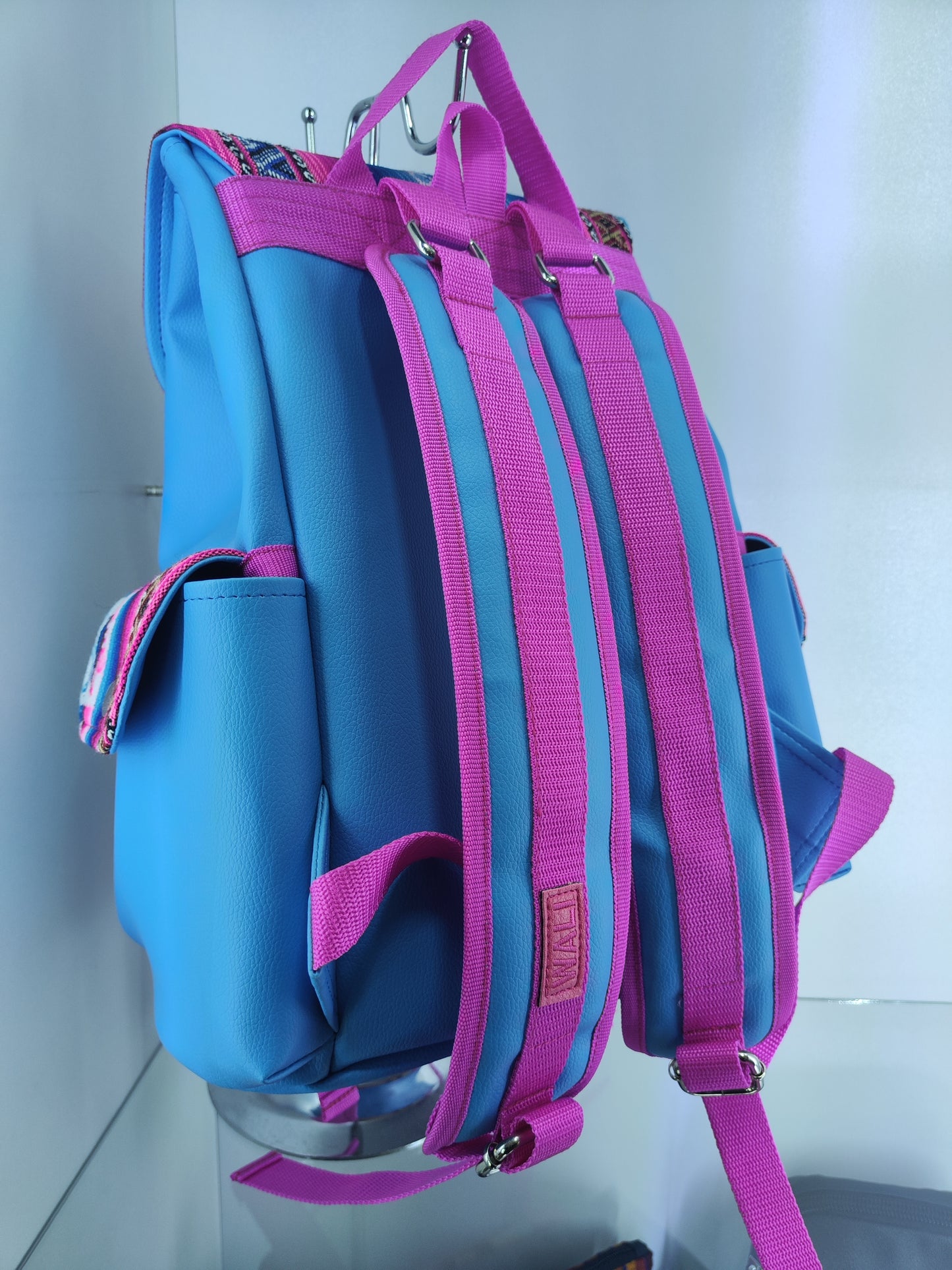 Mochila diseño llamita con gafas