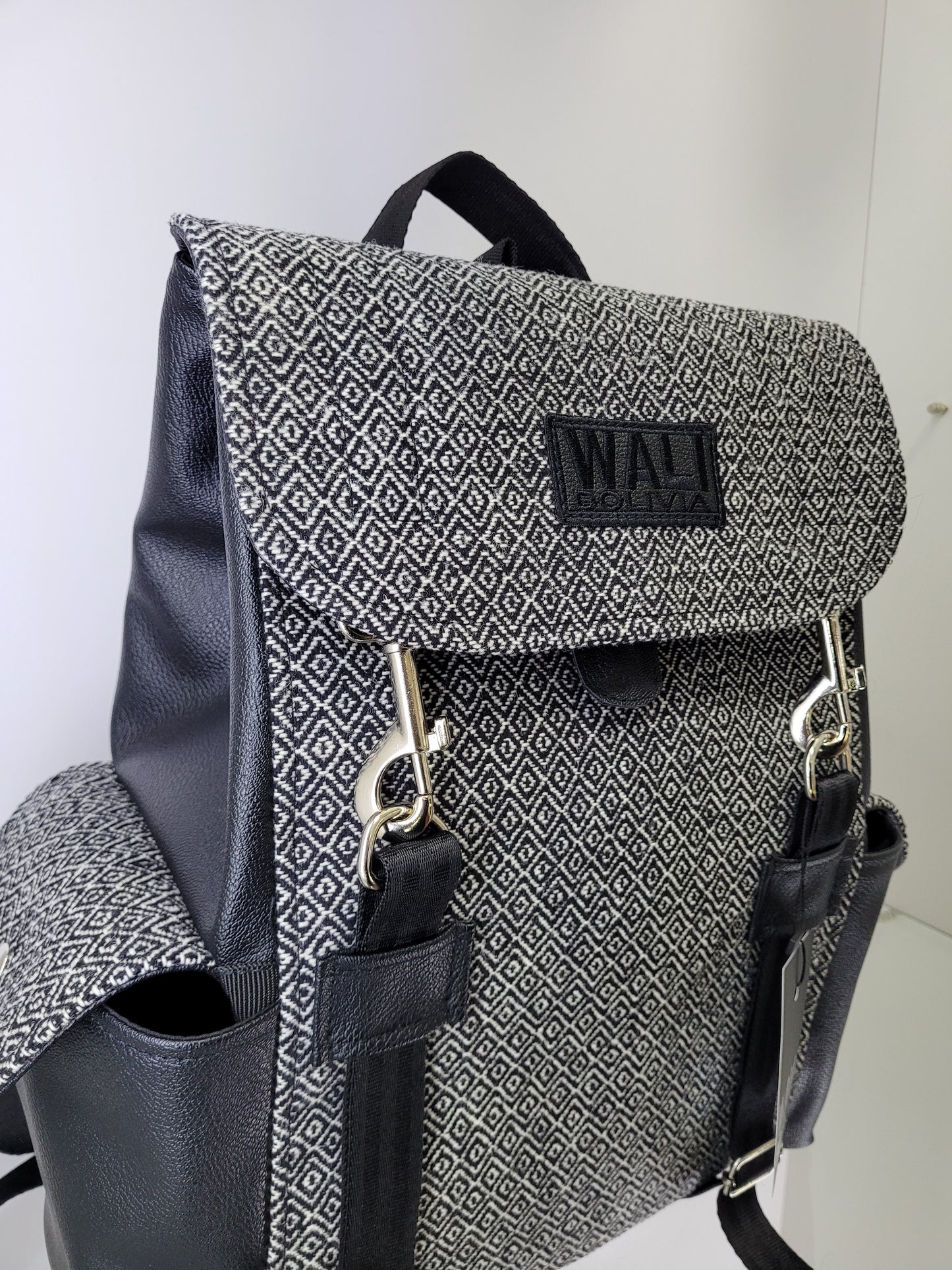 Mochila WALI (Perdiz Blanco y Negro)