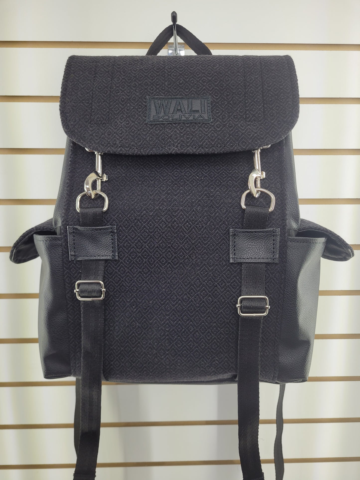Mochila de aguayo (negra elegant)