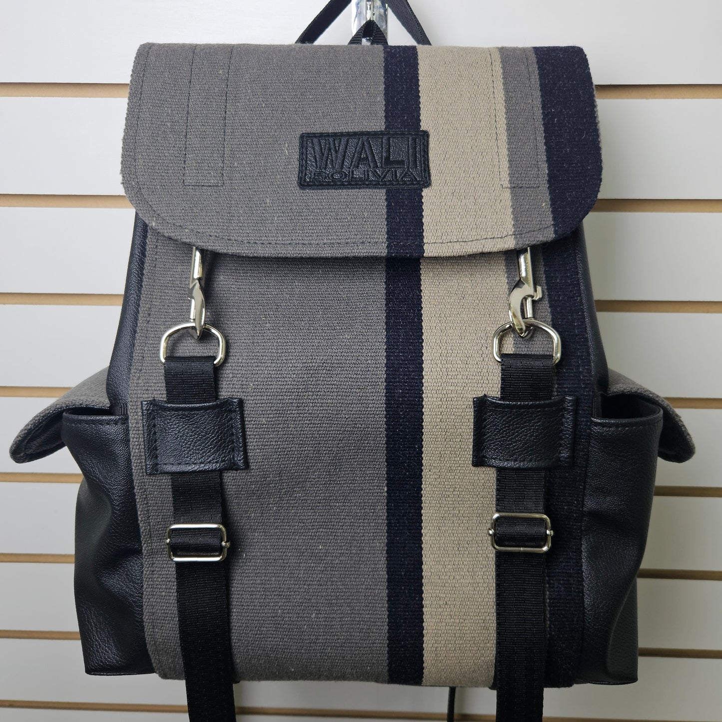 Mochila wali de aguayo natural (plomo oscuro)