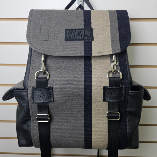 Mochila wali de aguayo natural (plomo oscuro)