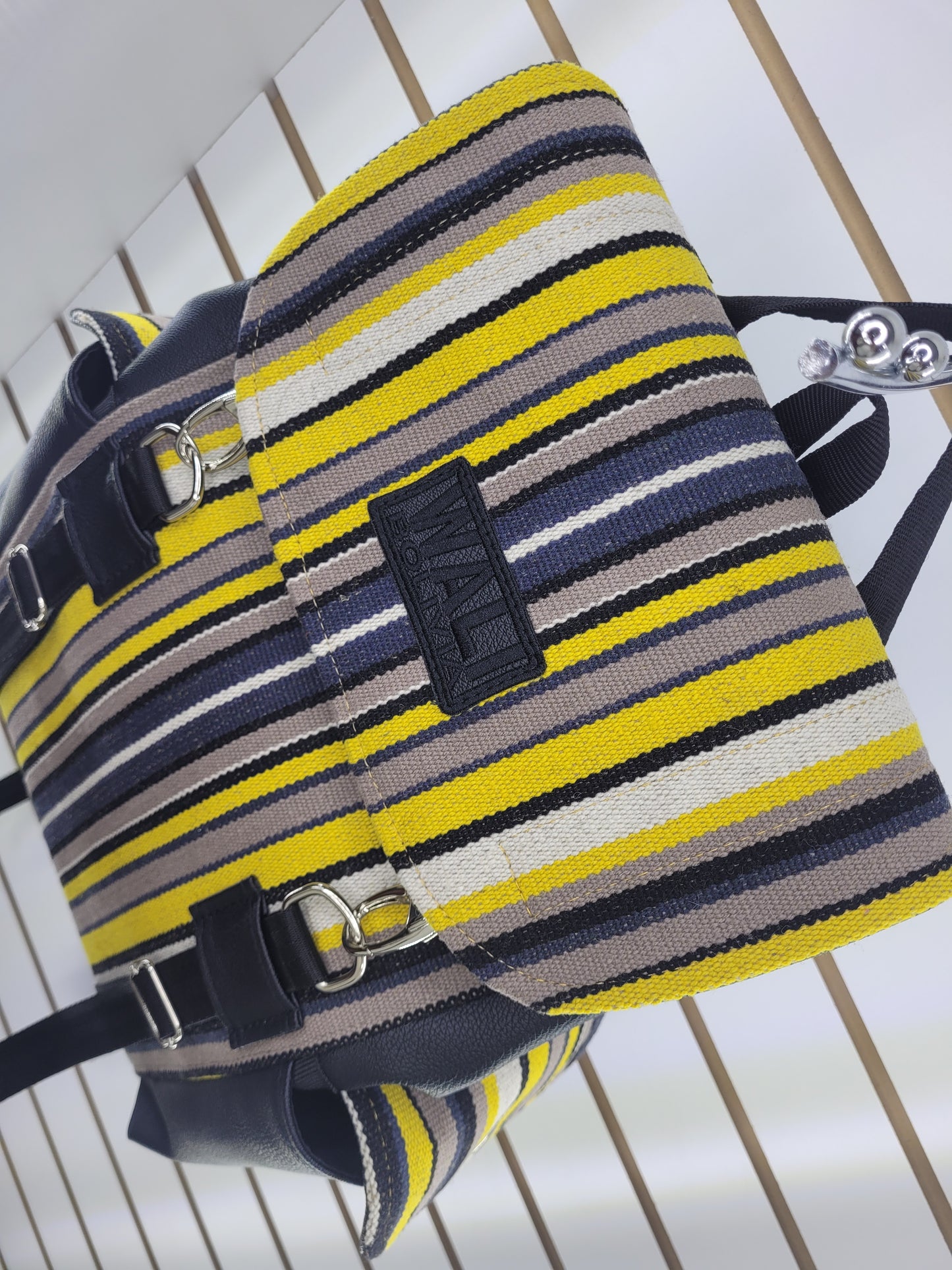 Mochila Wali (tigre negro)