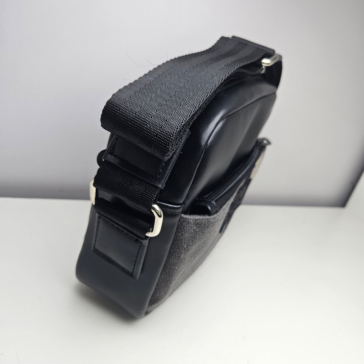 Bandolera de cuero ( plomo oscuro)