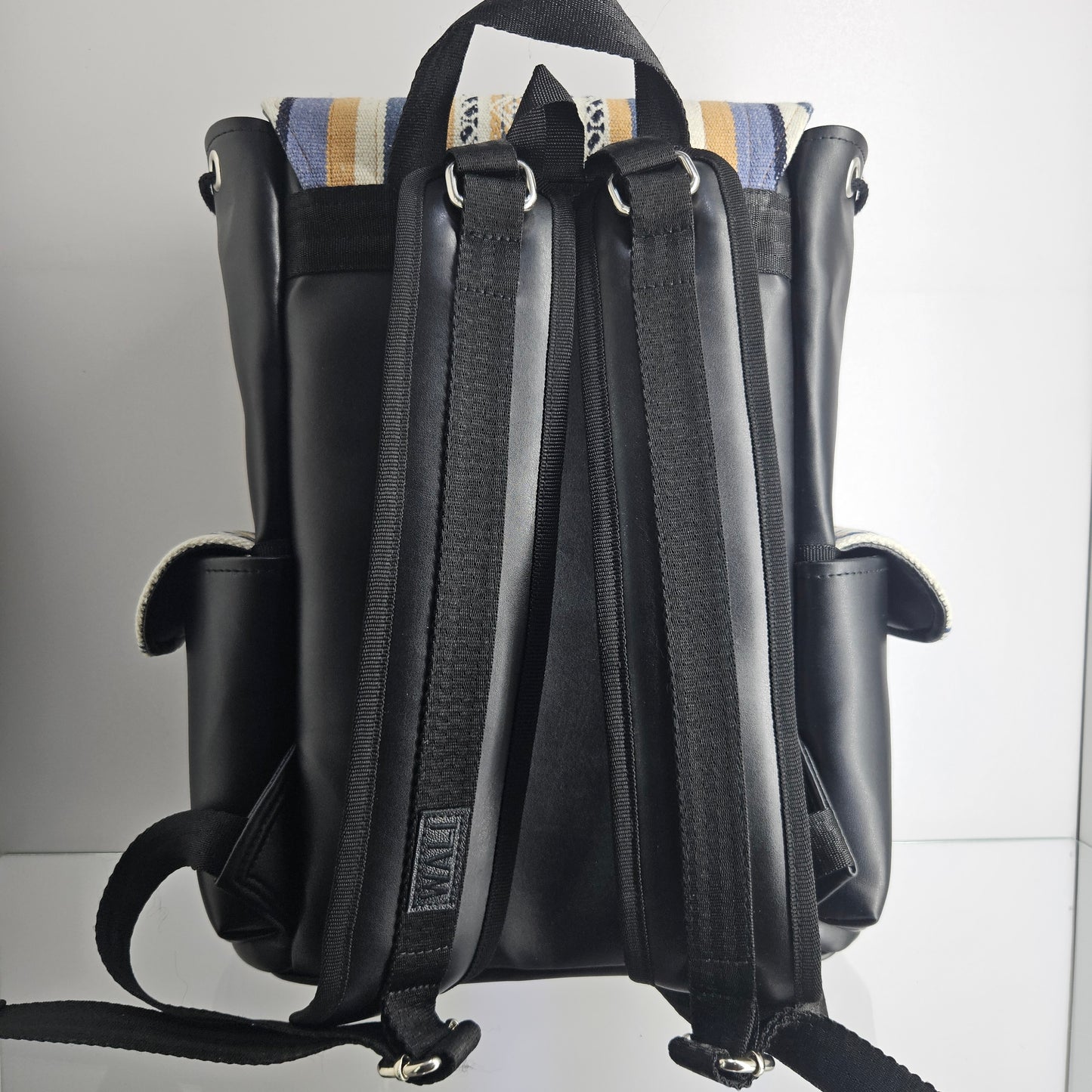 MOCHILA WALI CUERO _ Lavanda