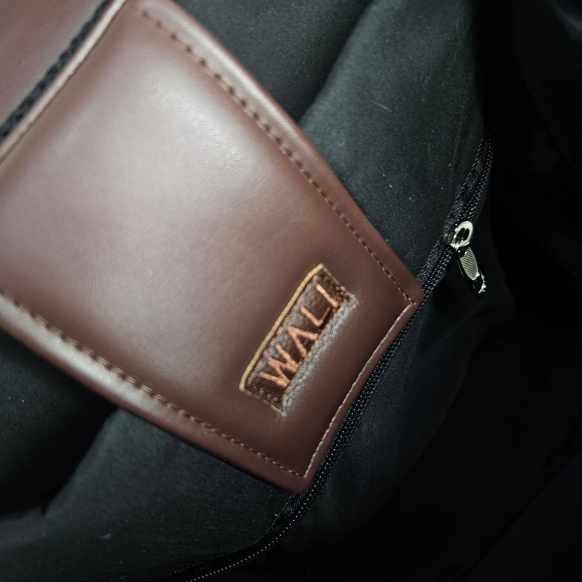 MOCHILA WALI CUERO _ Chocolate
