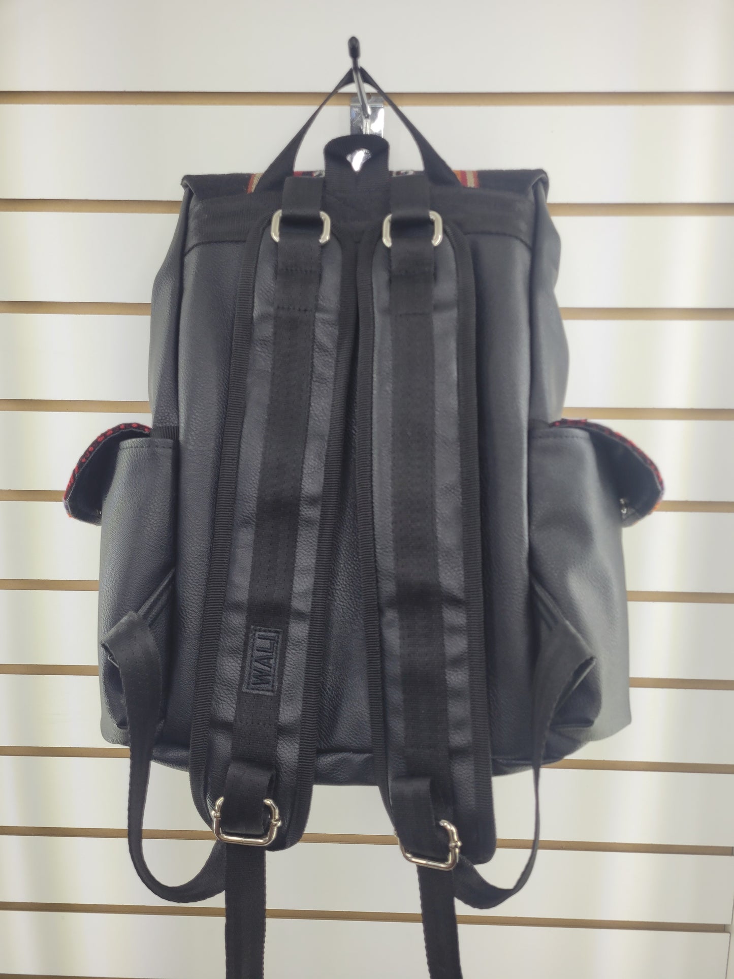 Mochila de aguayo (negra con diseño)