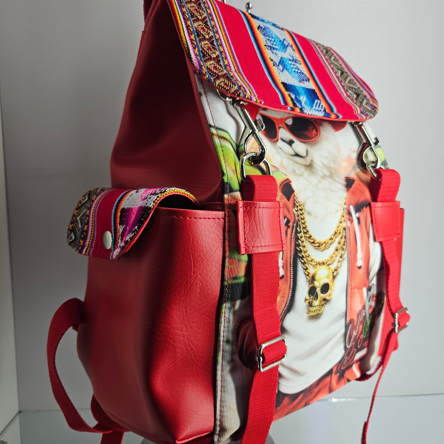 Mochila urbana (llama reguetonera)