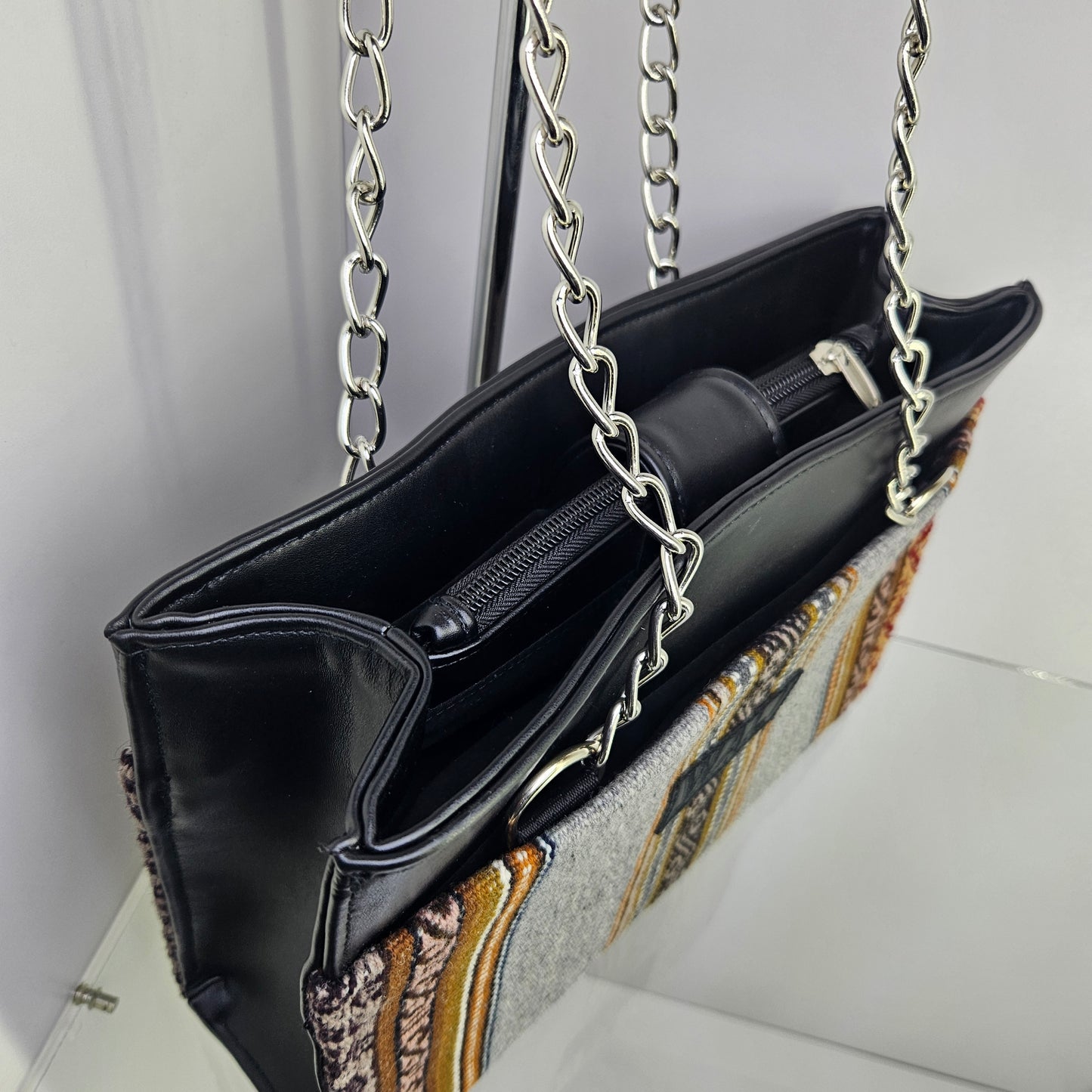 Cartera con cadena (plomo con diseño)
