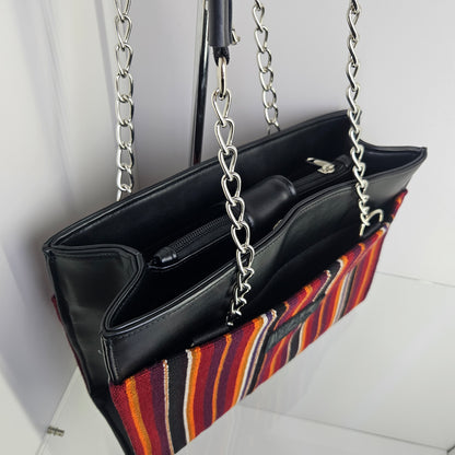 Cartera con cadena (espinela)