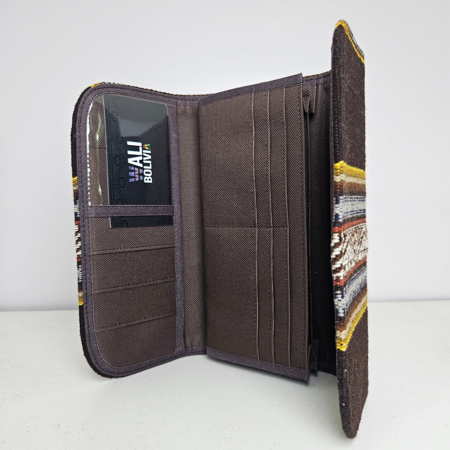 Billetera Portacelular (cafe con diseño medio)