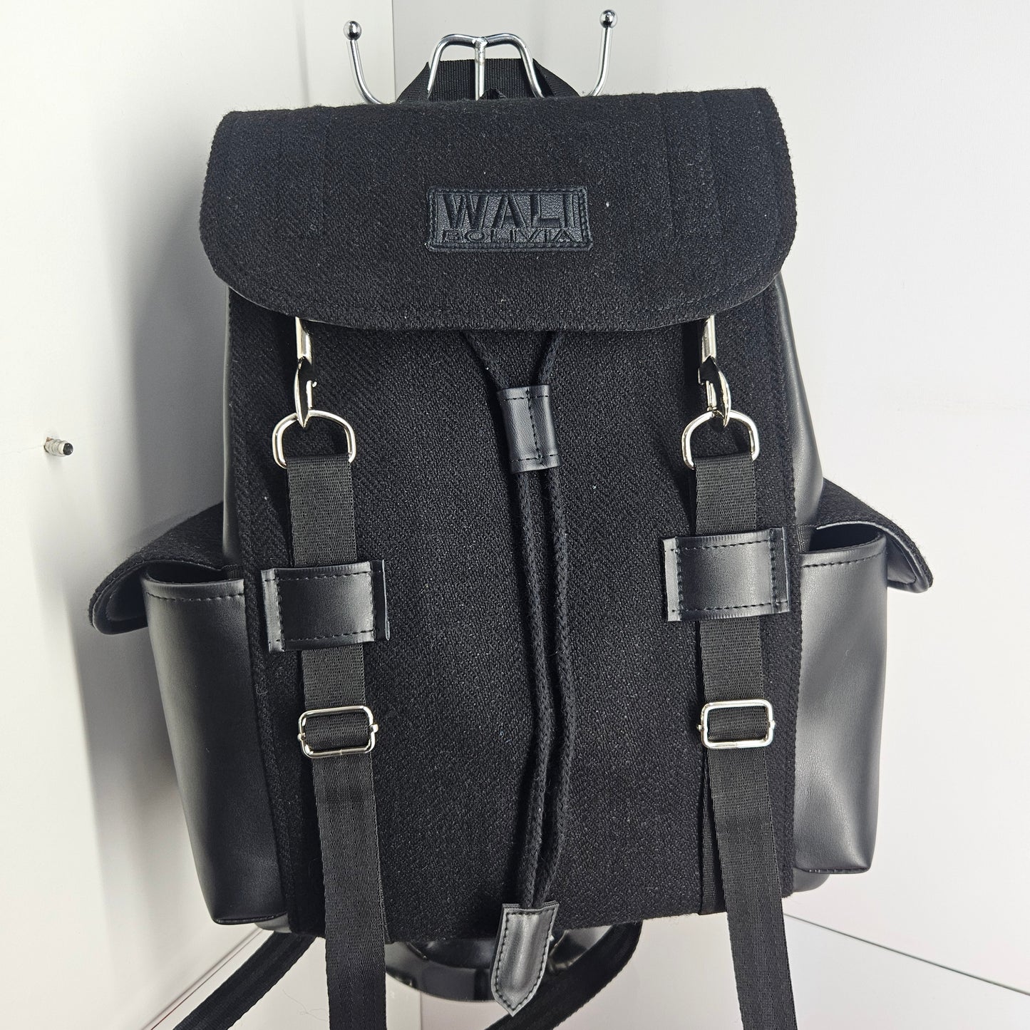Mochila cuero aguayo (pedido negro)