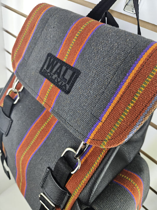 Mochila Wali (plomo con franjas)