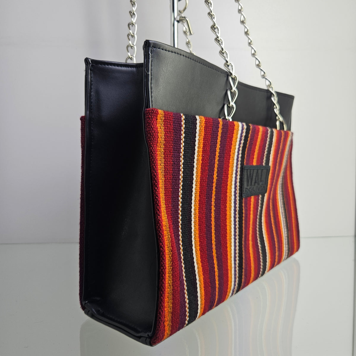 Cartera con cadena (espinela)
