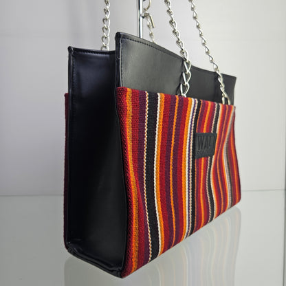 Cartera con cadena (espinela)