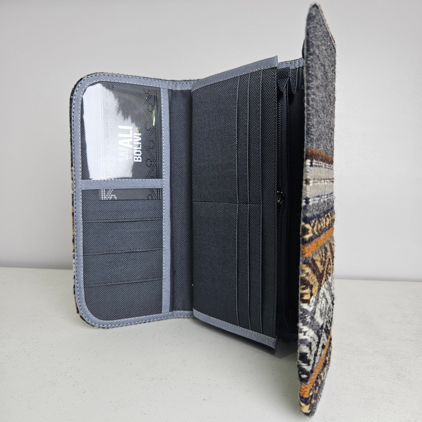 Billetera Portacelular (Gris lobo diseño bajo)