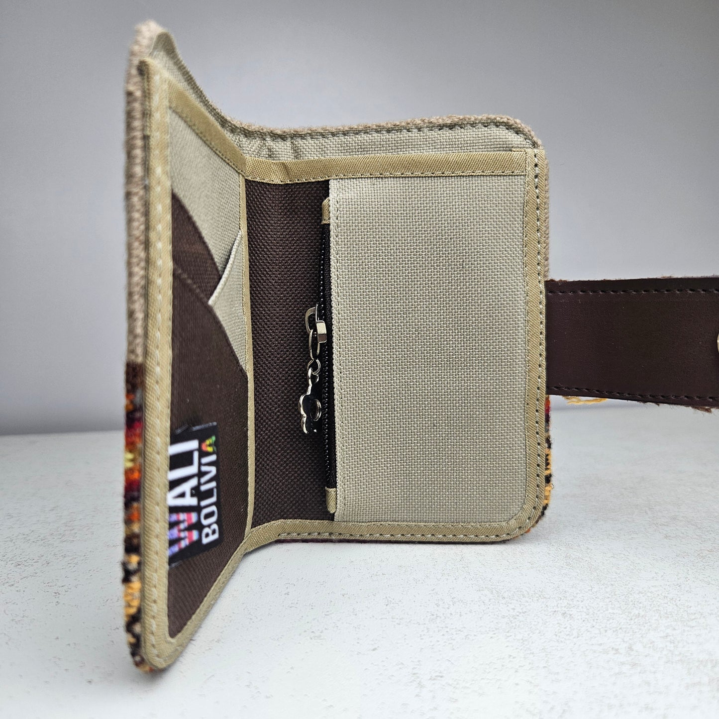 Billetera con broche (beige)