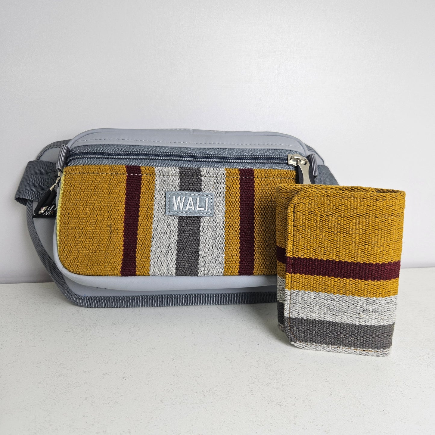 Combo riñonera y billetera triple (mostaza)