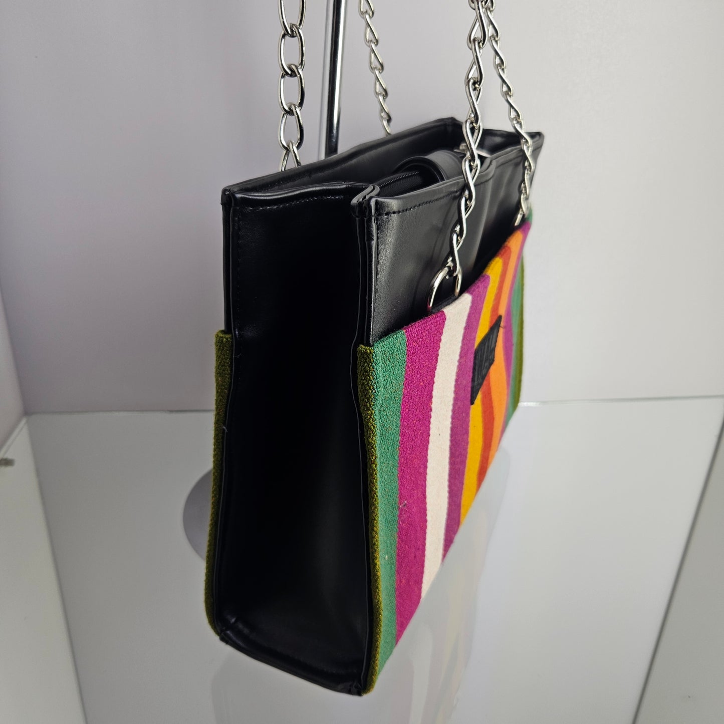 Cartera con cadena (purpura)