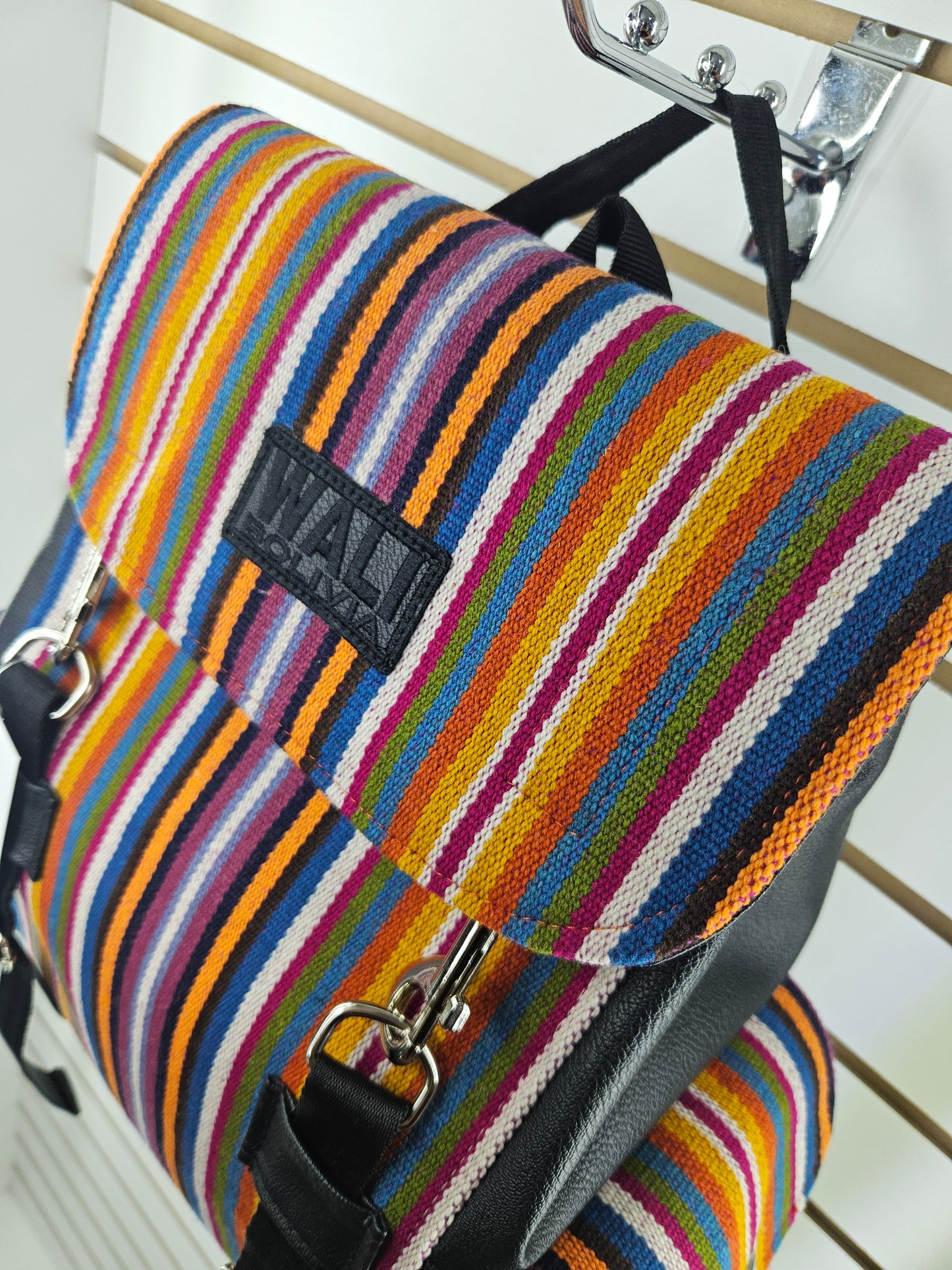 Mochila wali (lila fiesta)