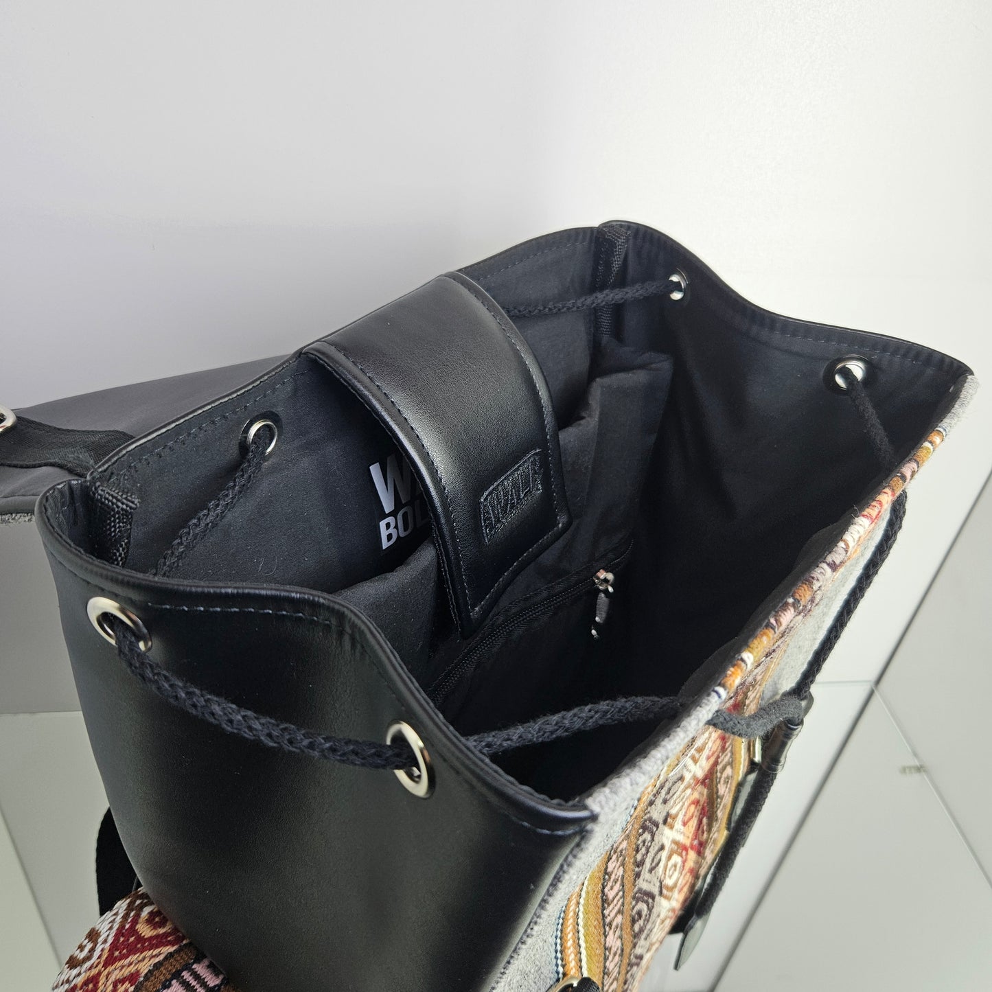 Mochila wali cuero (plomo don diseño)