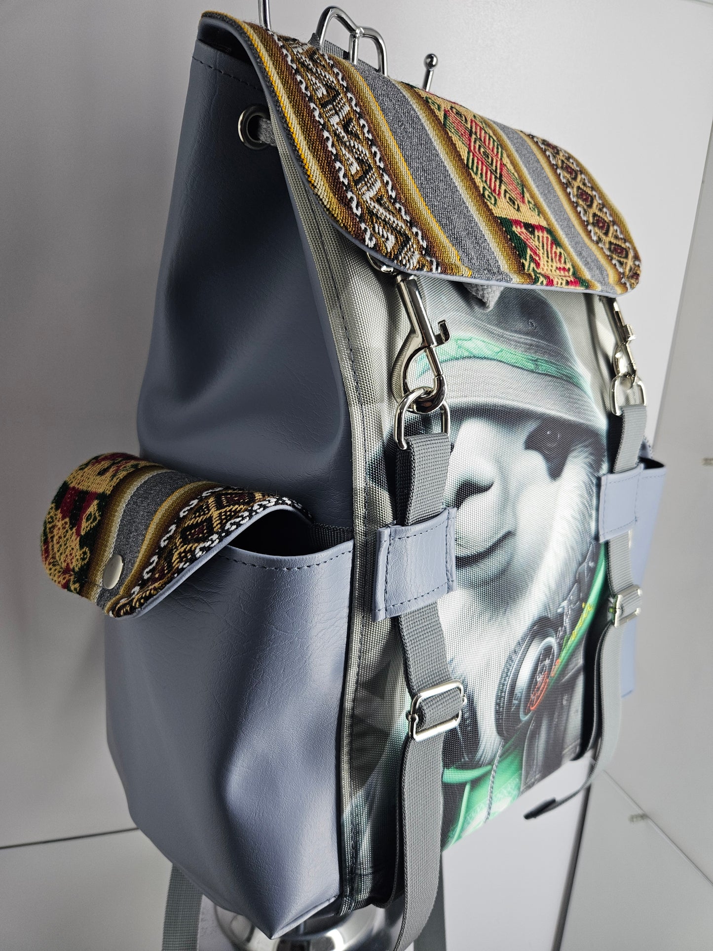 Mochila urbana (Llama hip hop)