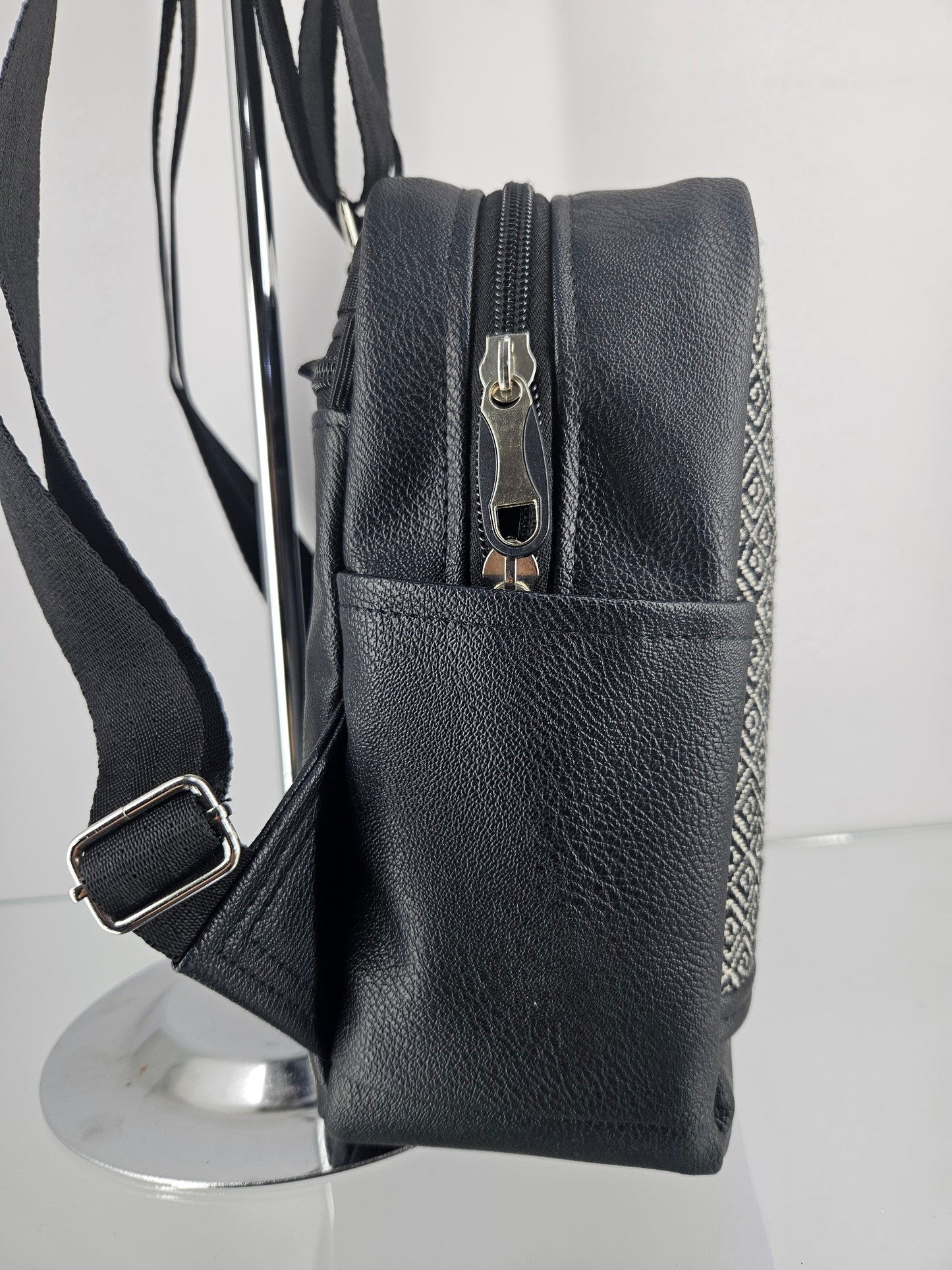 Mochila mini para dama (Perdiz negro)