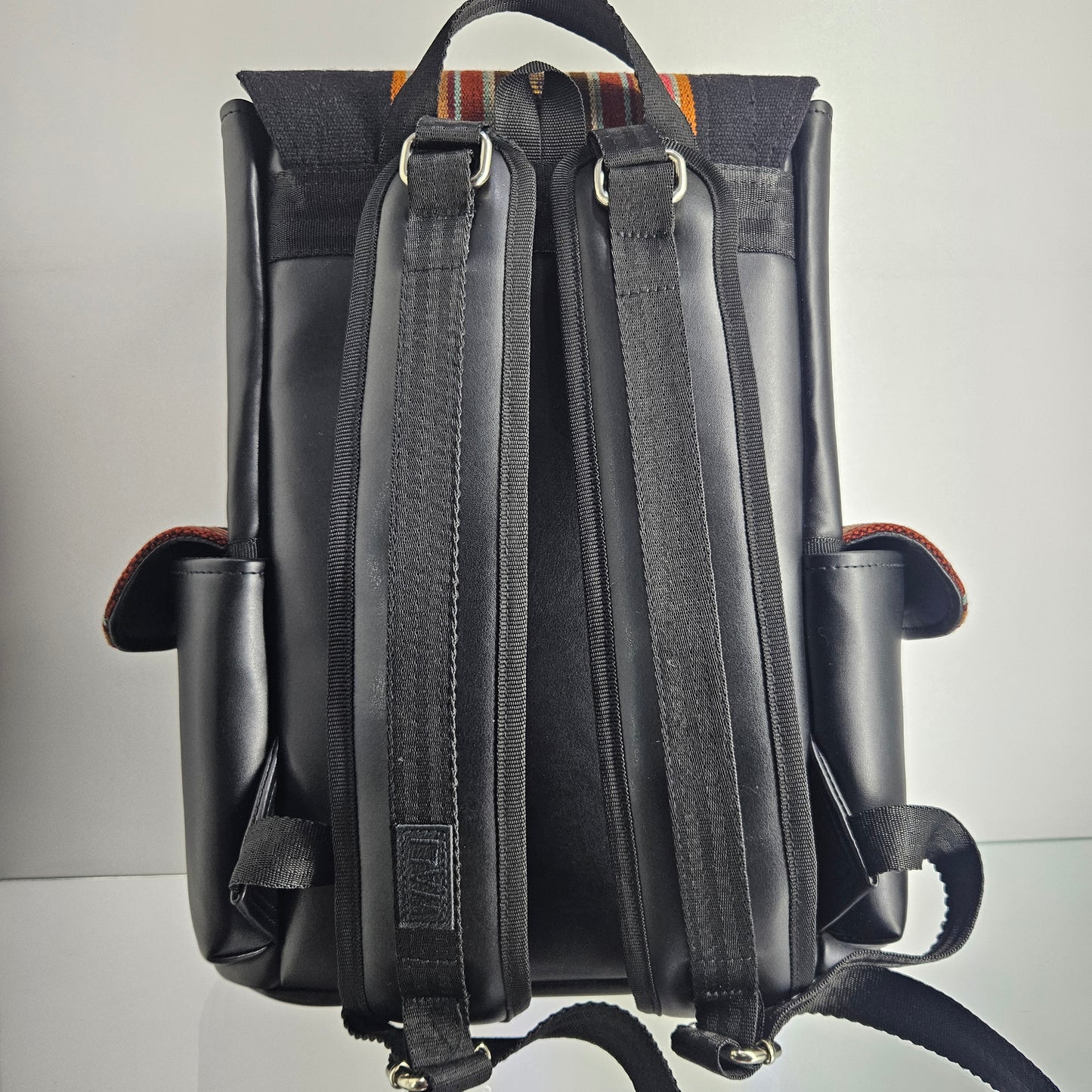 MOCHILA WALI CUERO _ Chenilla negro