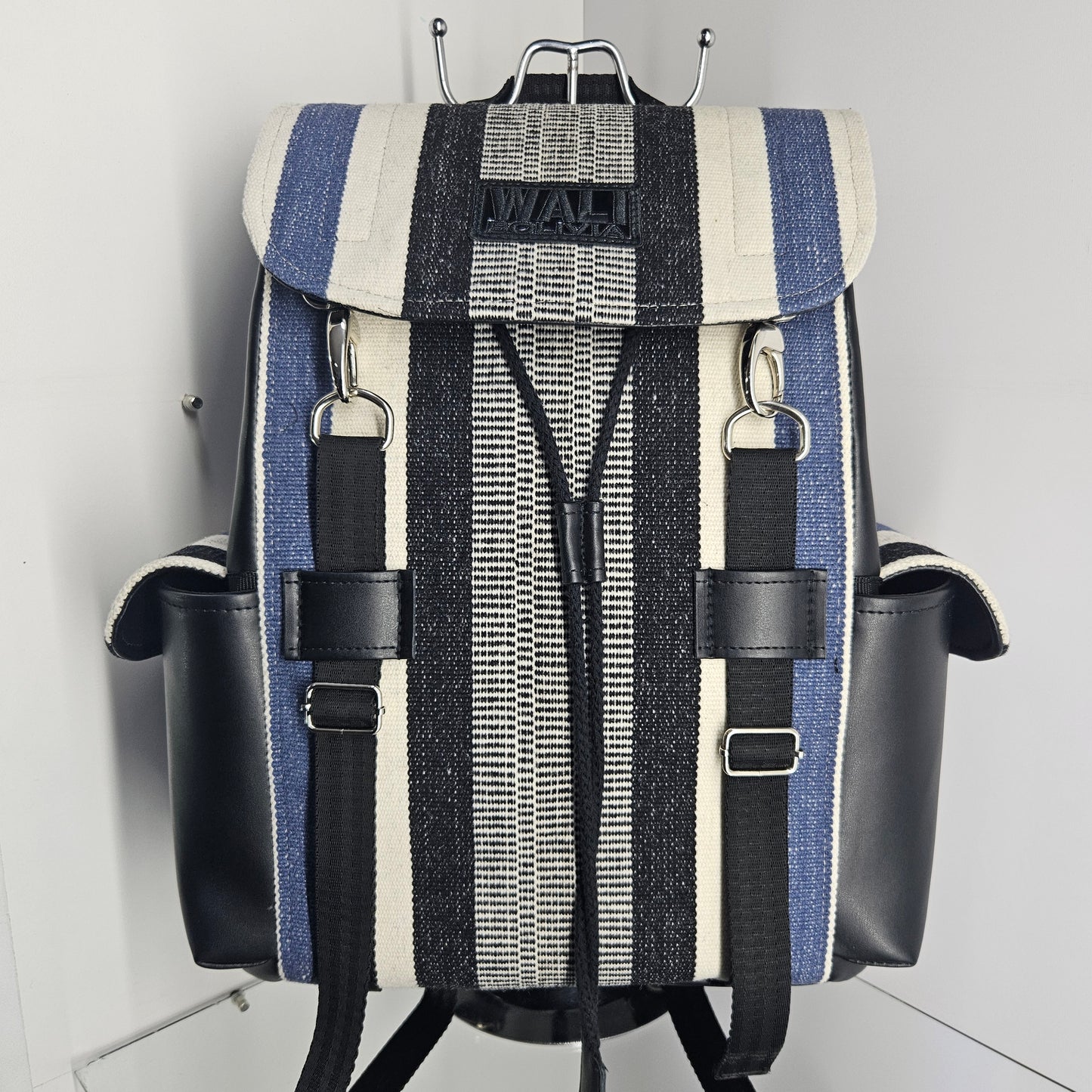 MOCHILA WALI CUERO _ Oreo