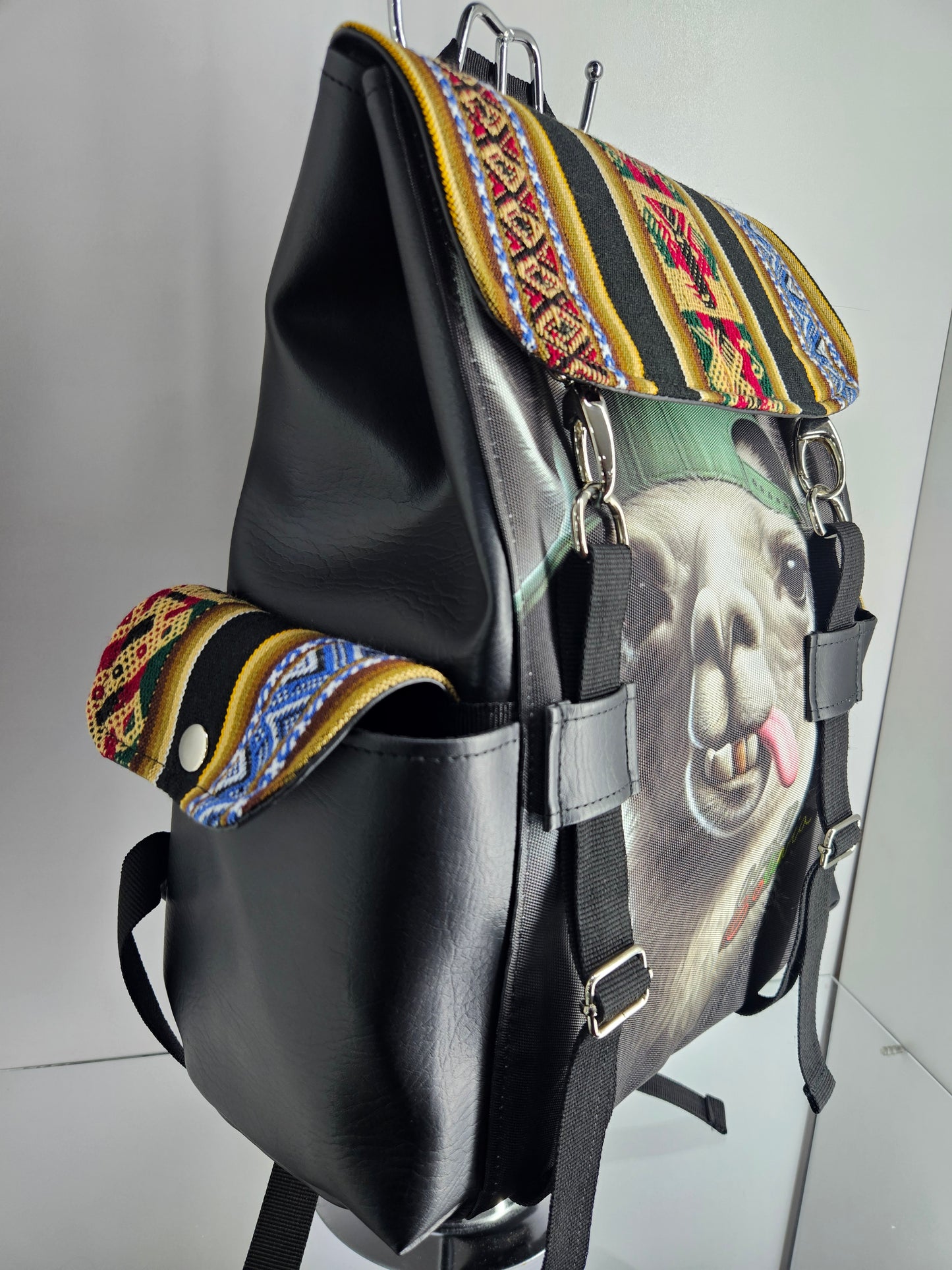 Mochila urbana(llama rapera)