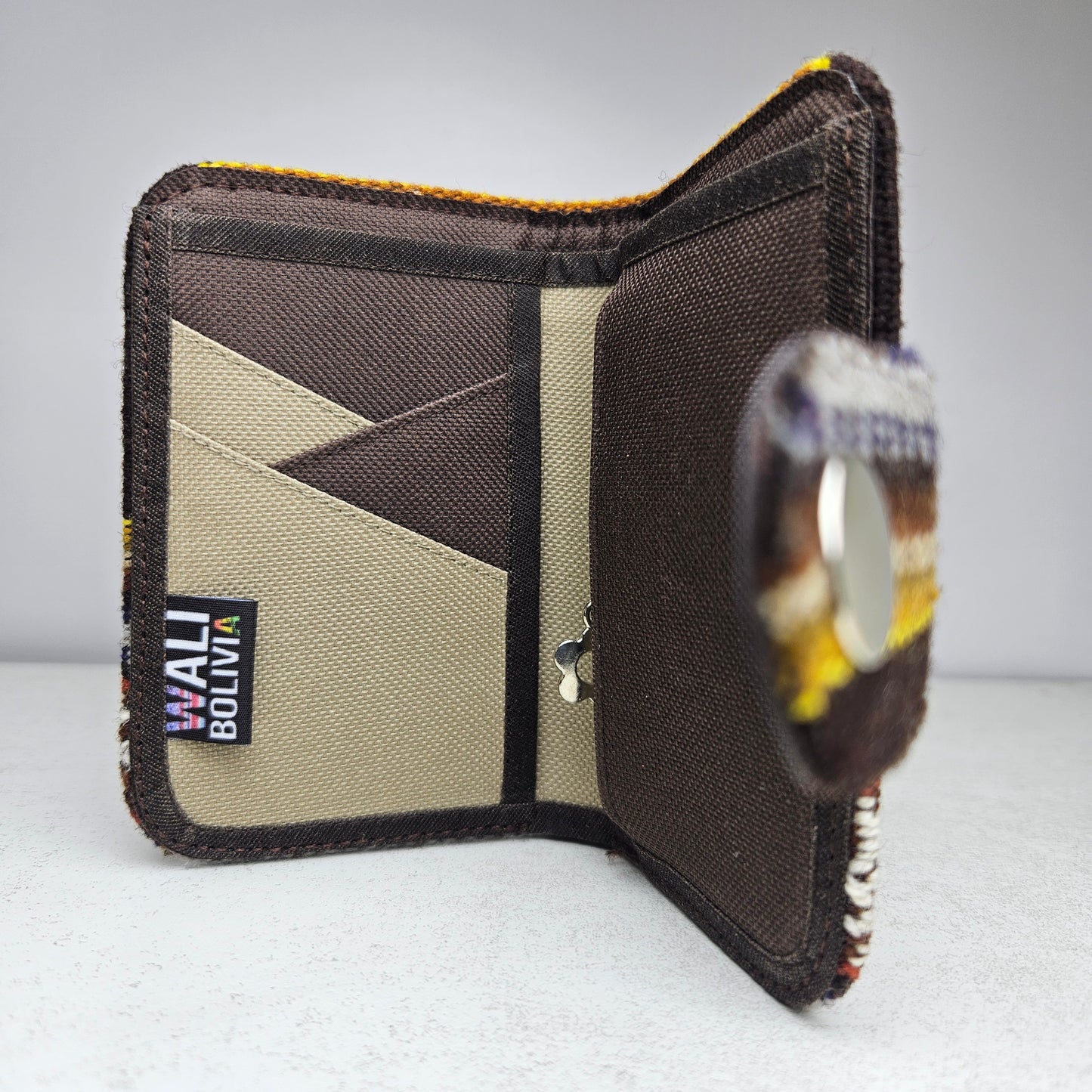 Billetera con broche (chocolate)