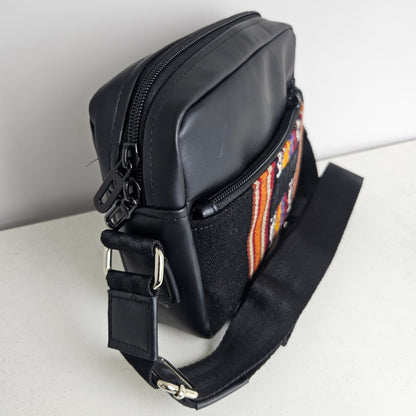 Bandolera de cuero (negro con diseño)