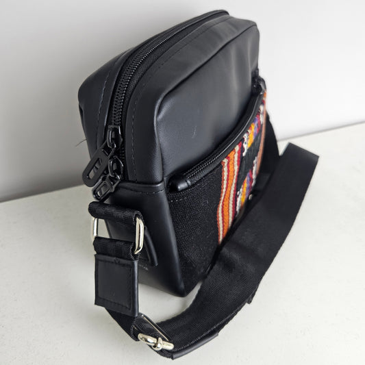 Bandolera de cuero (negro con diseño)